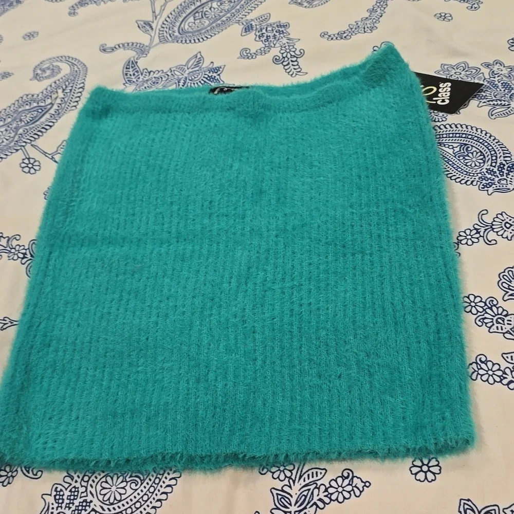 ❤️10/$13 New art class fuzzy skirt